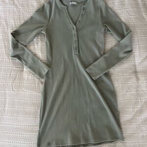 Hollister Long Sleeve Henley Dress in Sage